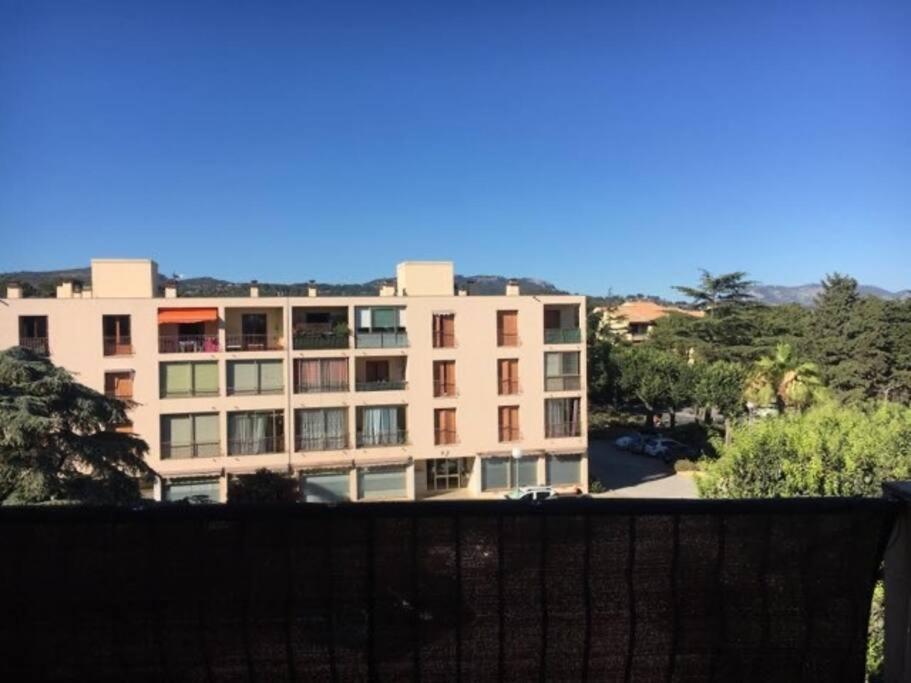 Tres Agreable Avec Balcon Et Wi-fi *