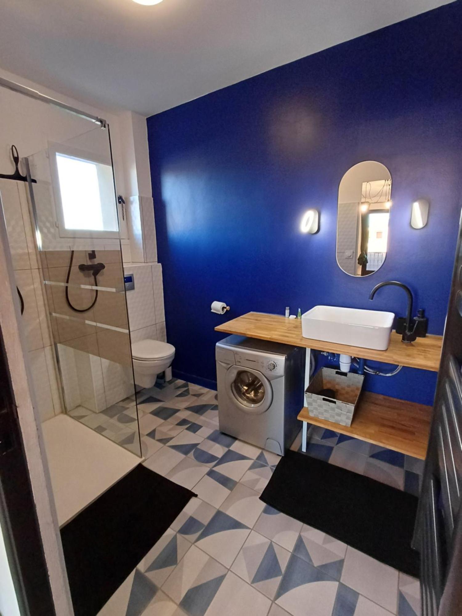Apartment Tres Agreable Avec Balcon Et Wi-fi