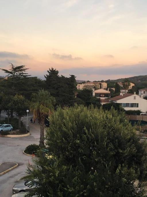 Tres Agreable Avec Balcon Et Wi-fi Apartment Sanary-sur-Mer